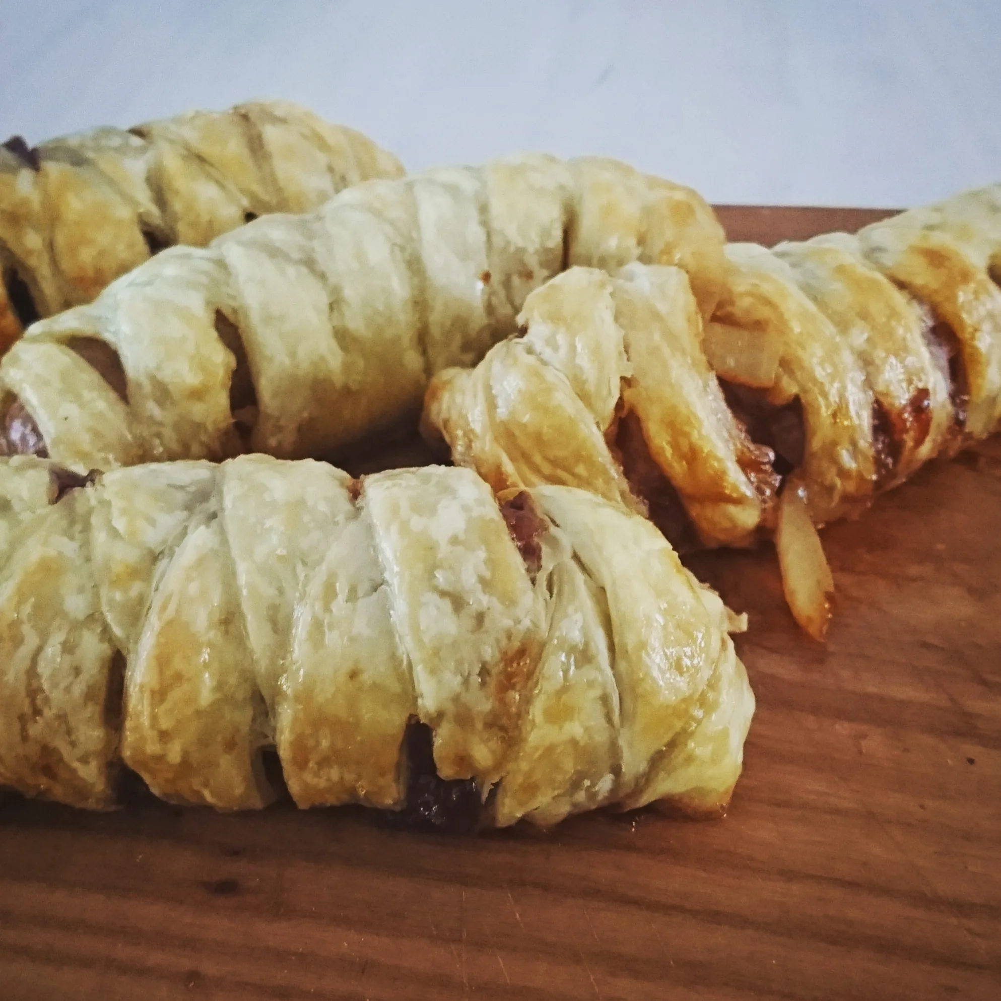 Puffy sausage roll (worst in bladerdeeg)