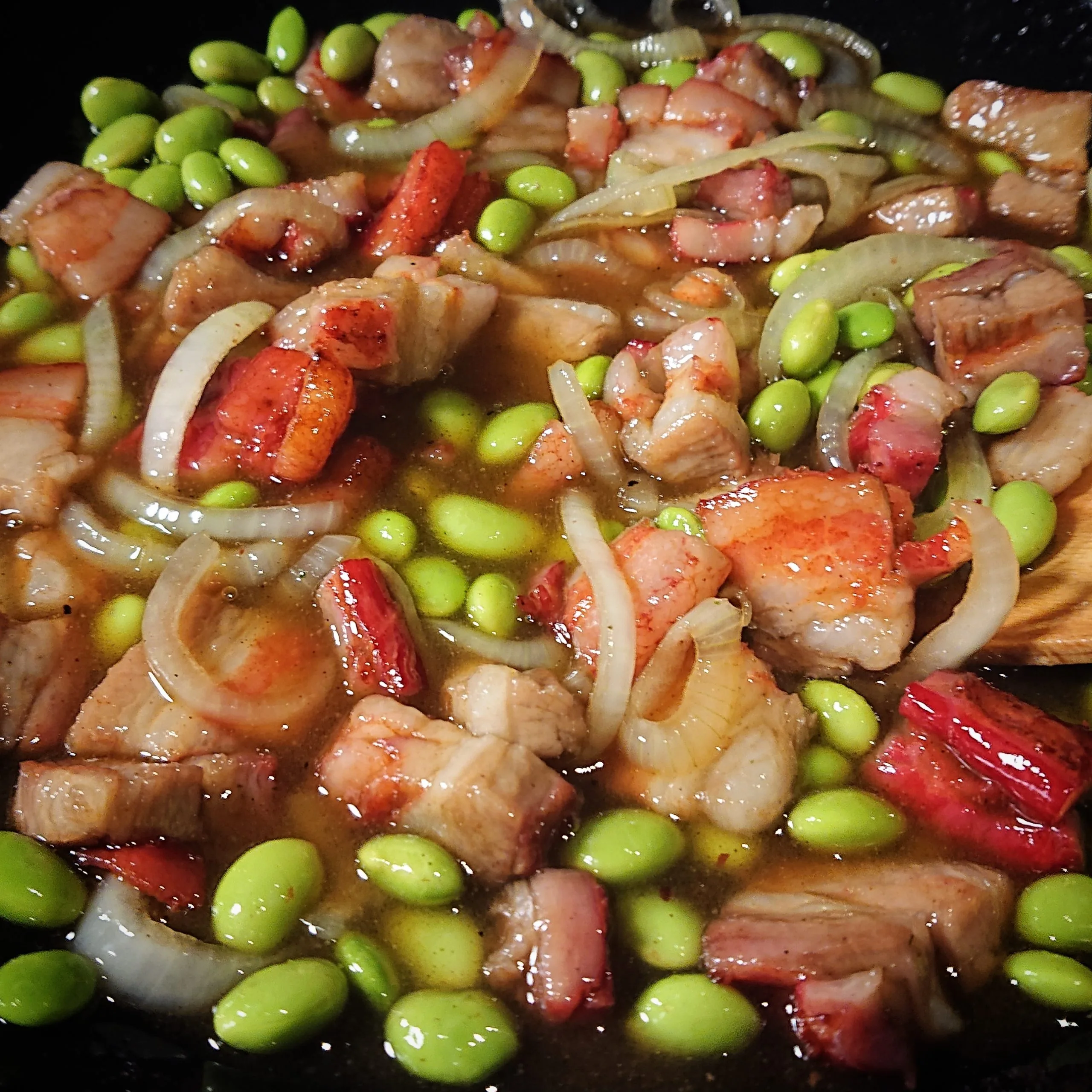 Belly 'n' Beans (Duroc Buikspek met edamame/mukimame bonen)
