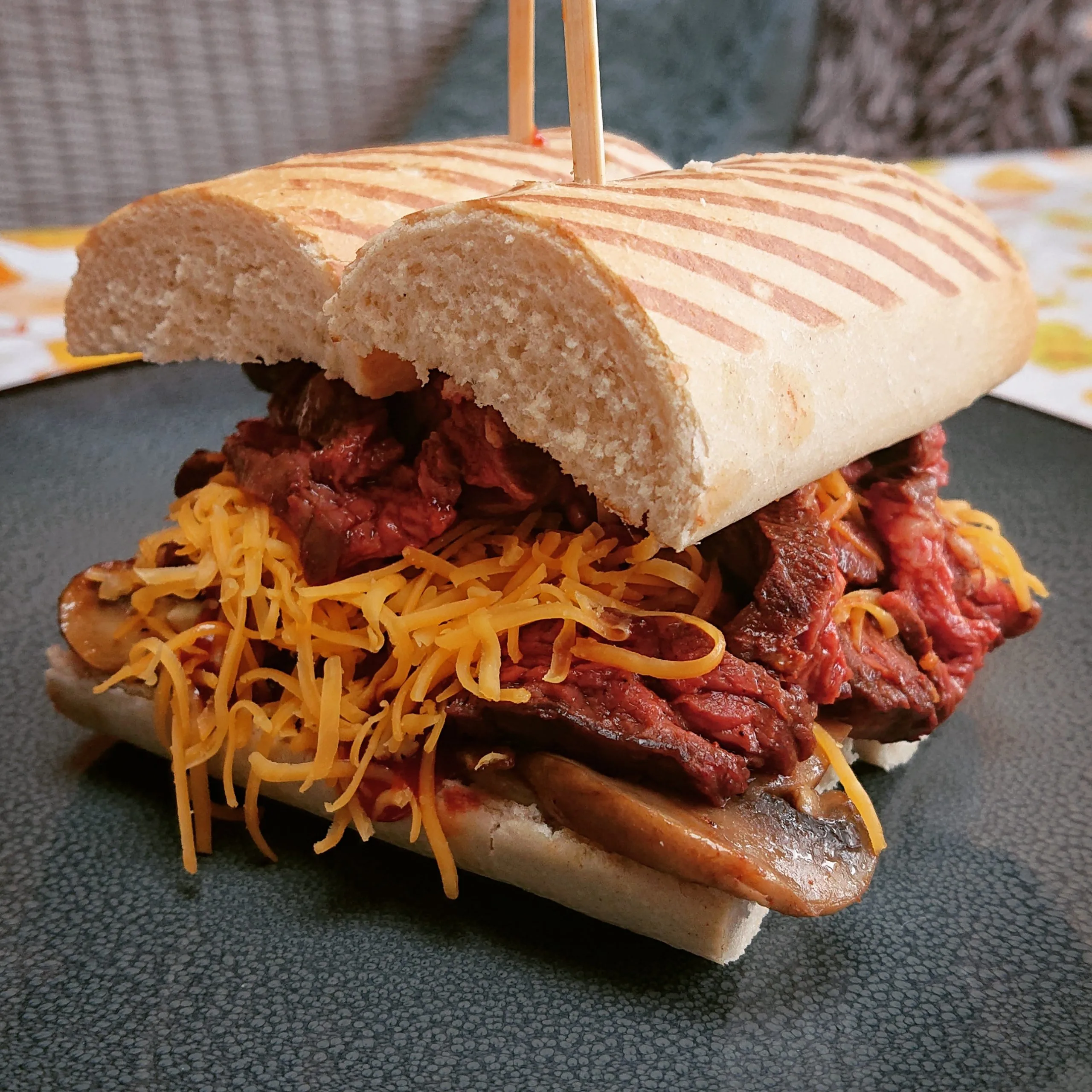 Panini Cheesesteak (Dubbeldoel inside skirt)