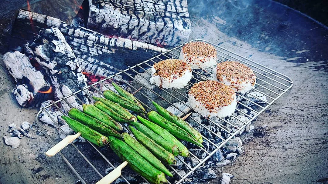 Yaki Onigiri & gegrilde okra